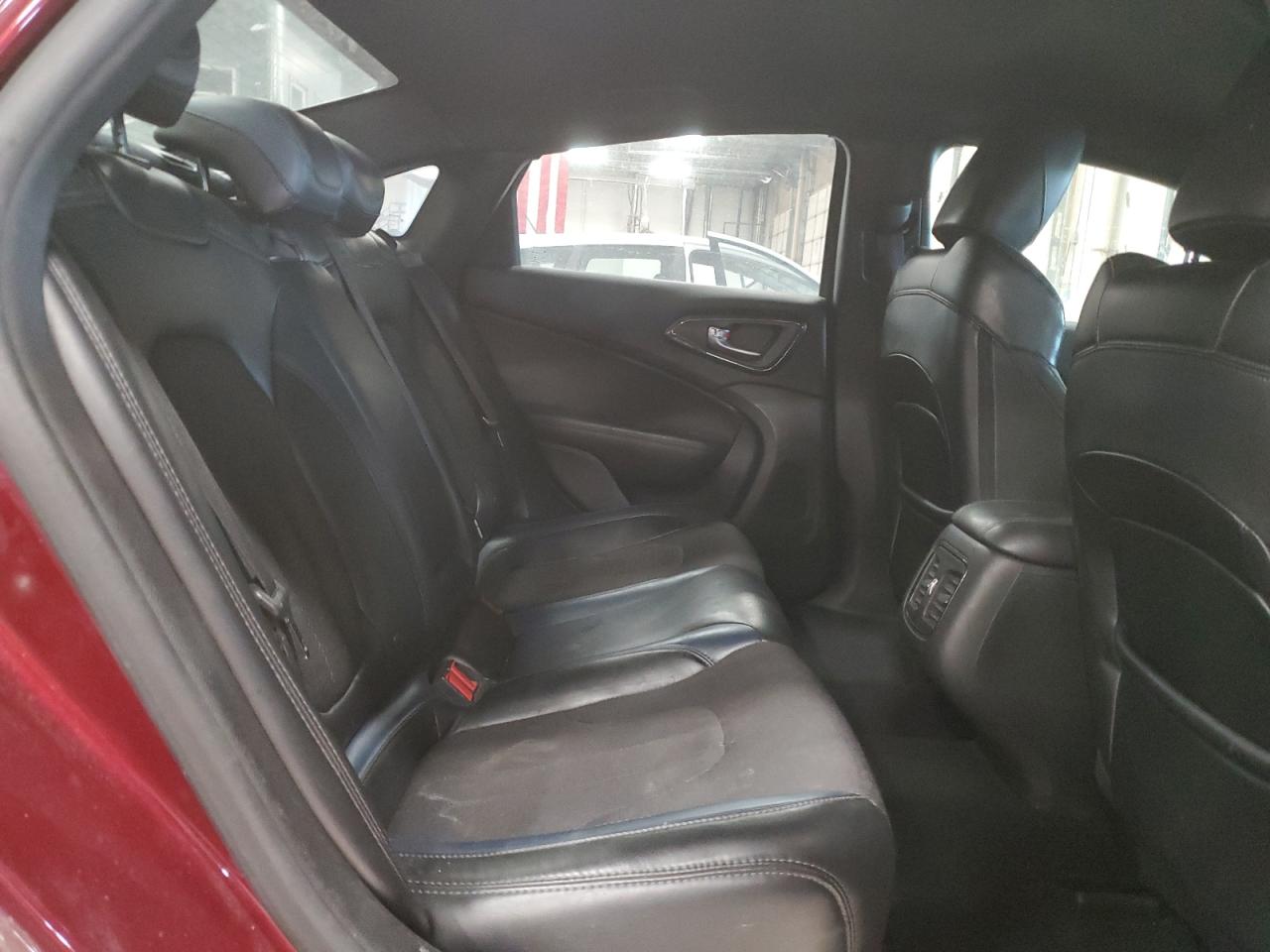 2015 Chrysler 200 - Image 10