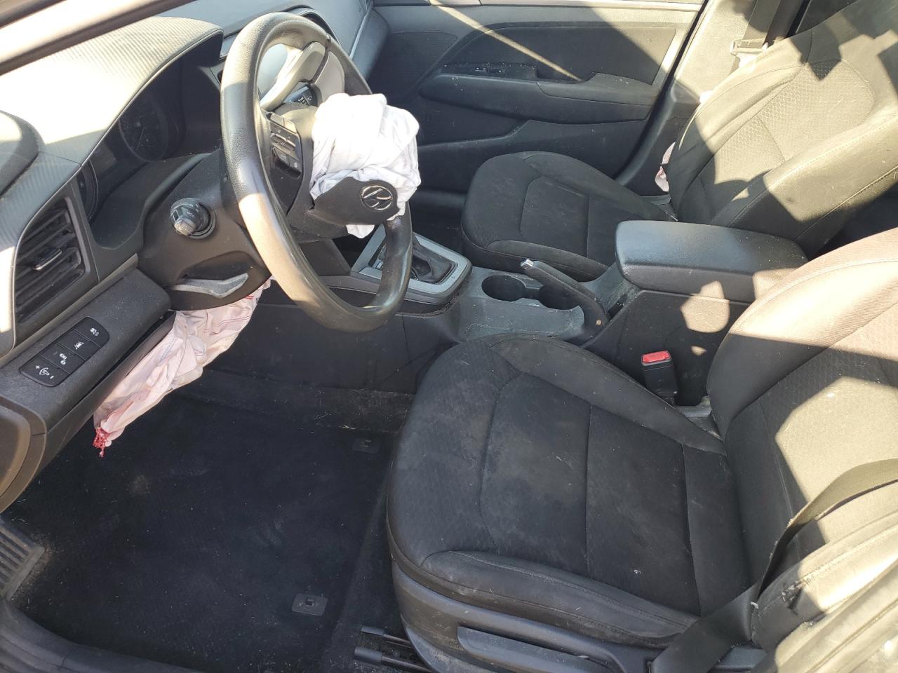 2019 Hyundai Elantra - Image 7