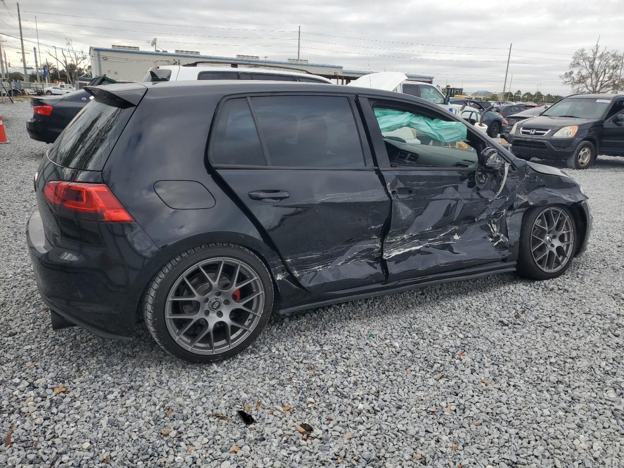2017 Volkswagen GTI - Image 3