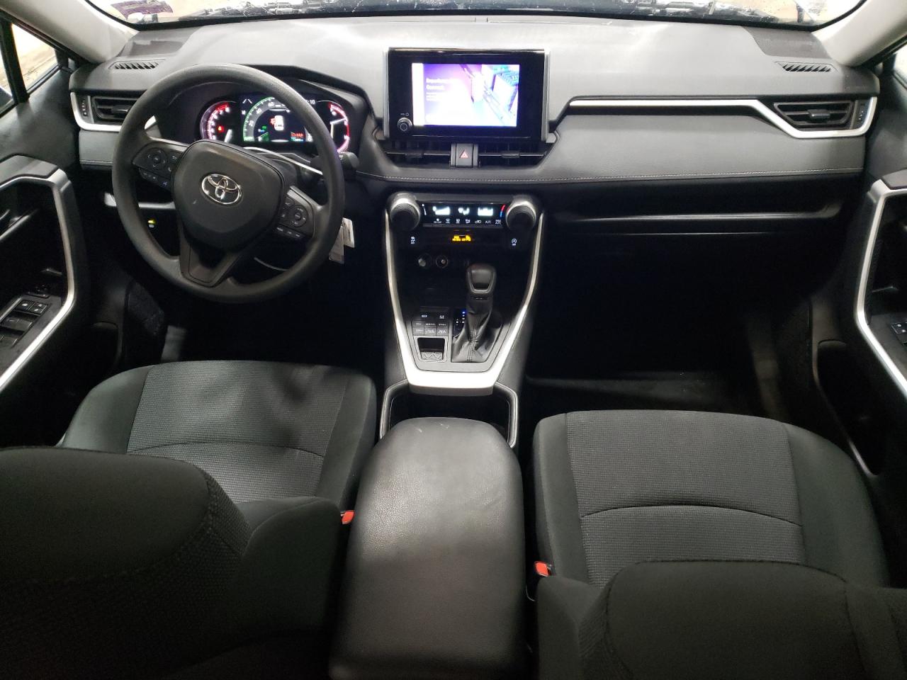 2024 Toyota RAV 4 - Image 8