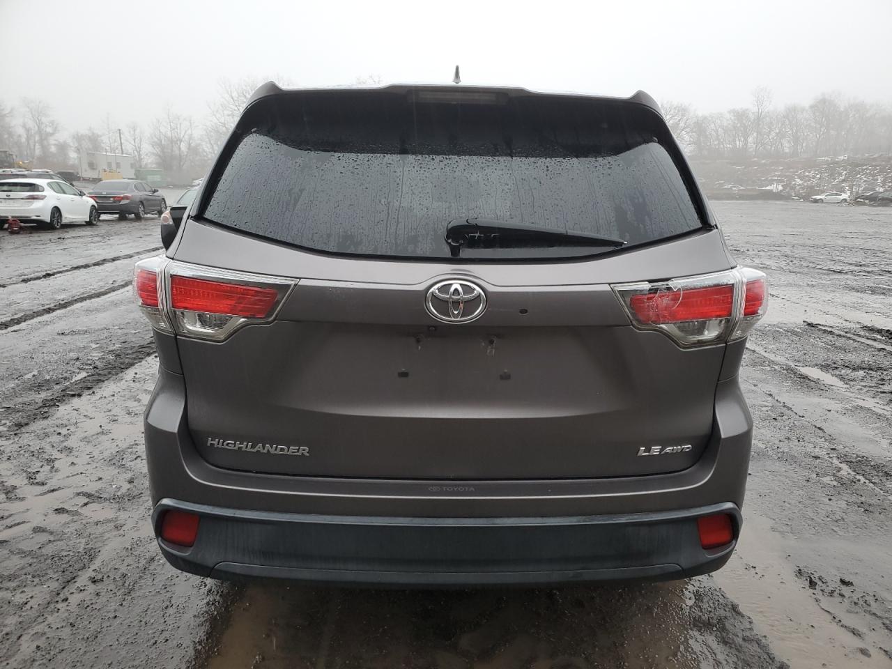 2015 Toyota Highlander - Image 6
