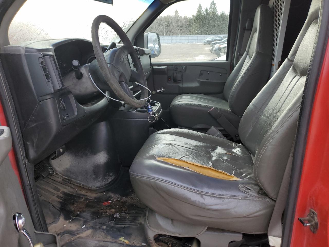 2003 Chevrolet Express - Image 7