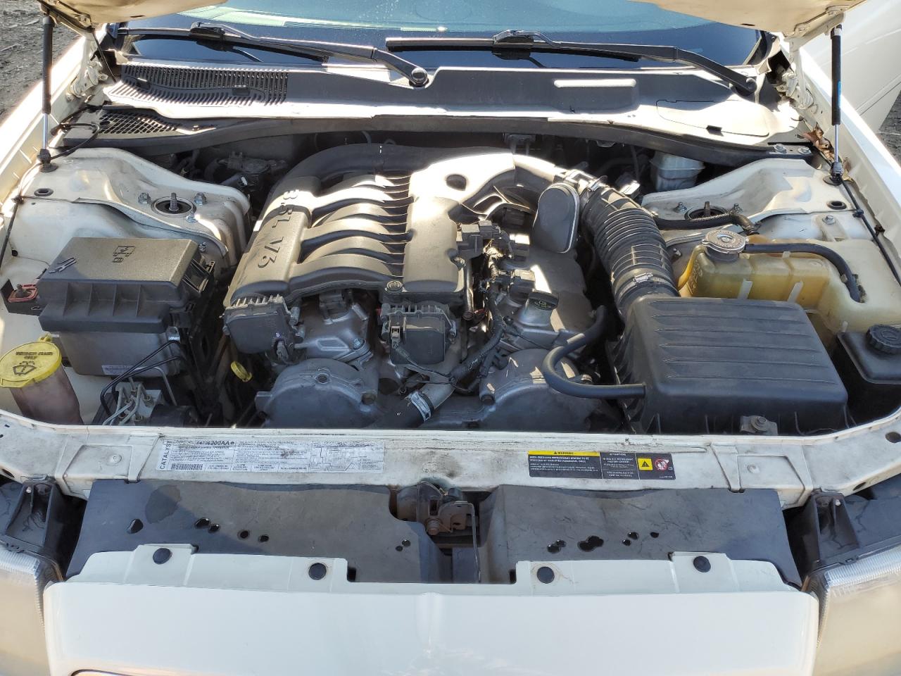 2005 Chrysler 300 - Image 11