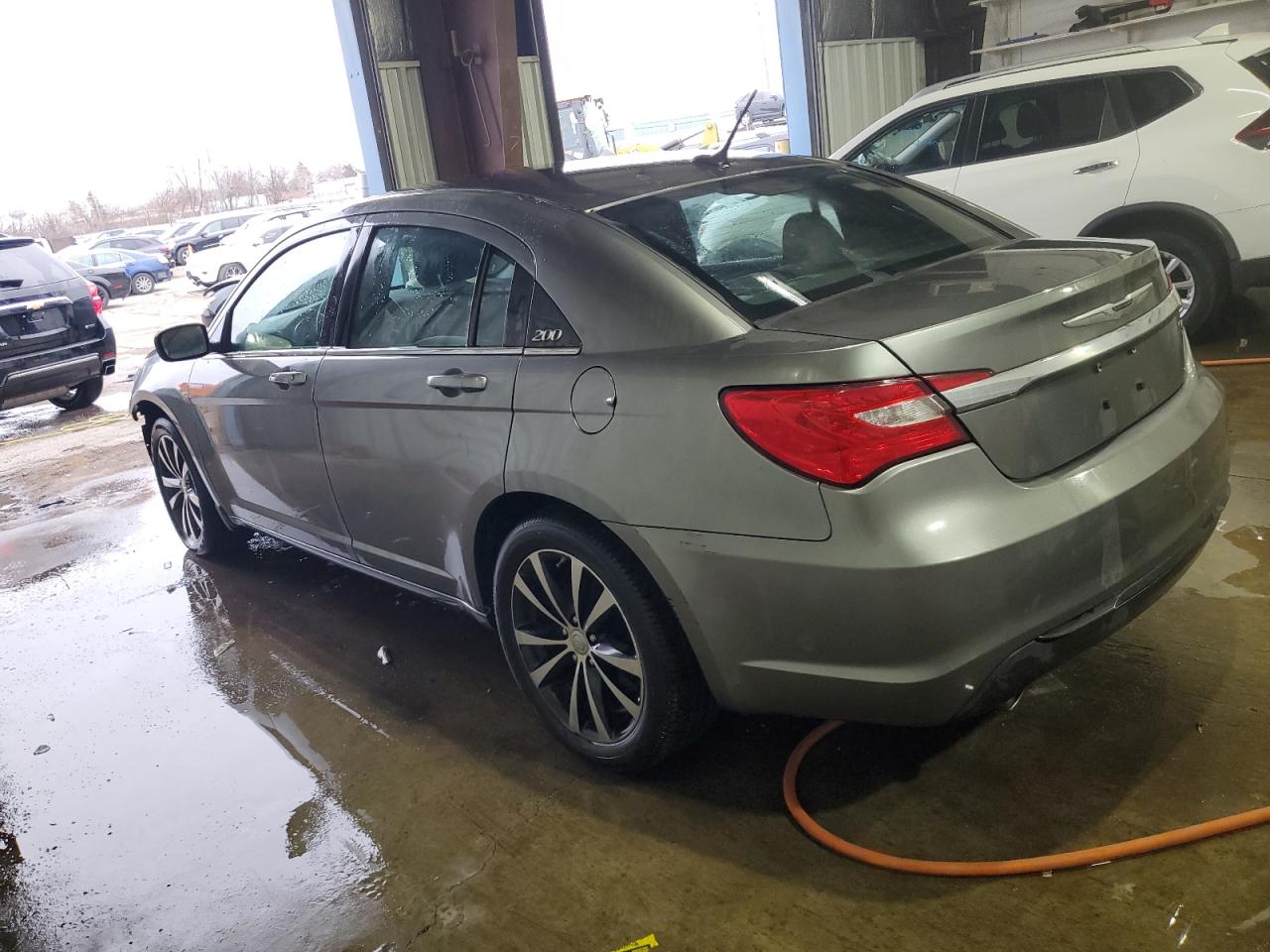 2013 Chrysler 200 - Image 2