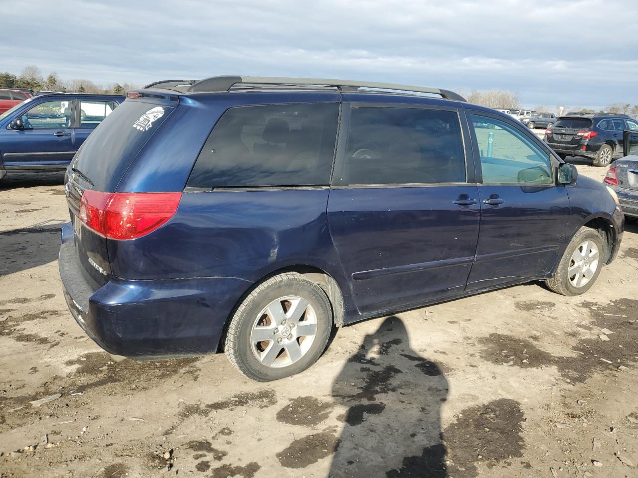 2006 Toyota Sienna - Image 3