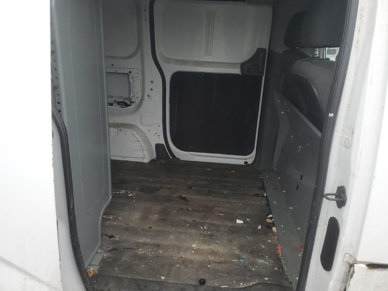 2015 Chevrolet Express - Image 10