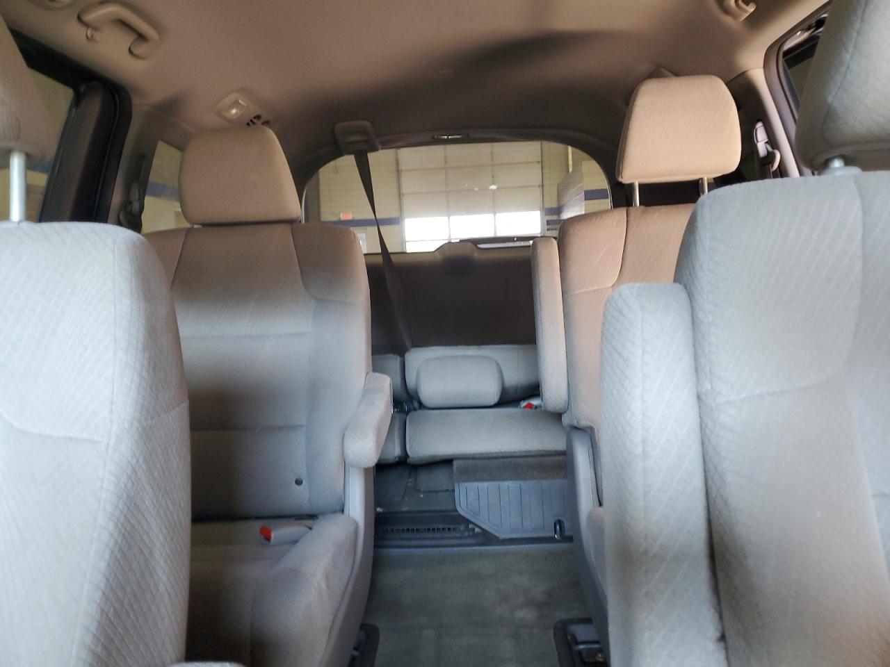 2016 Honda Odyssey - Image 10