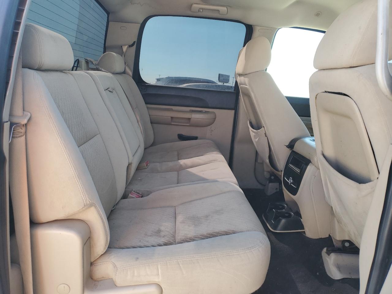 2007 Chevrolet Silverado - Image 10