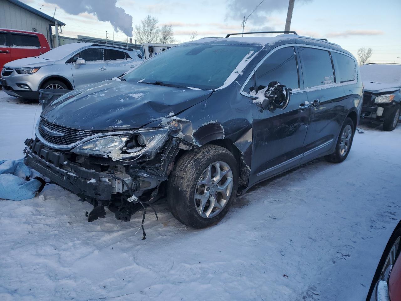 2017 Chrysler Pacifica - Image 1
