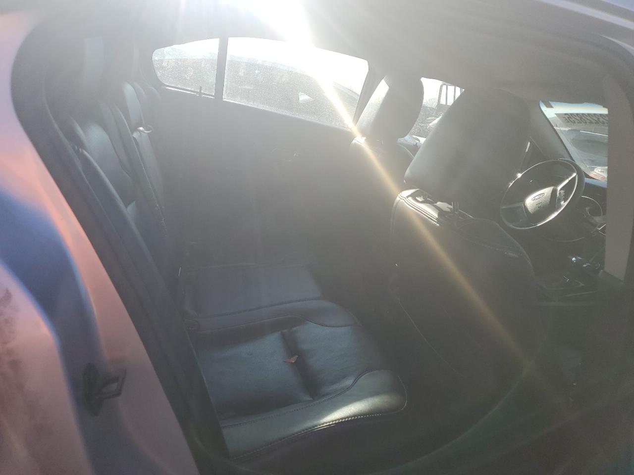 2011 Ford Taurus - Image 10