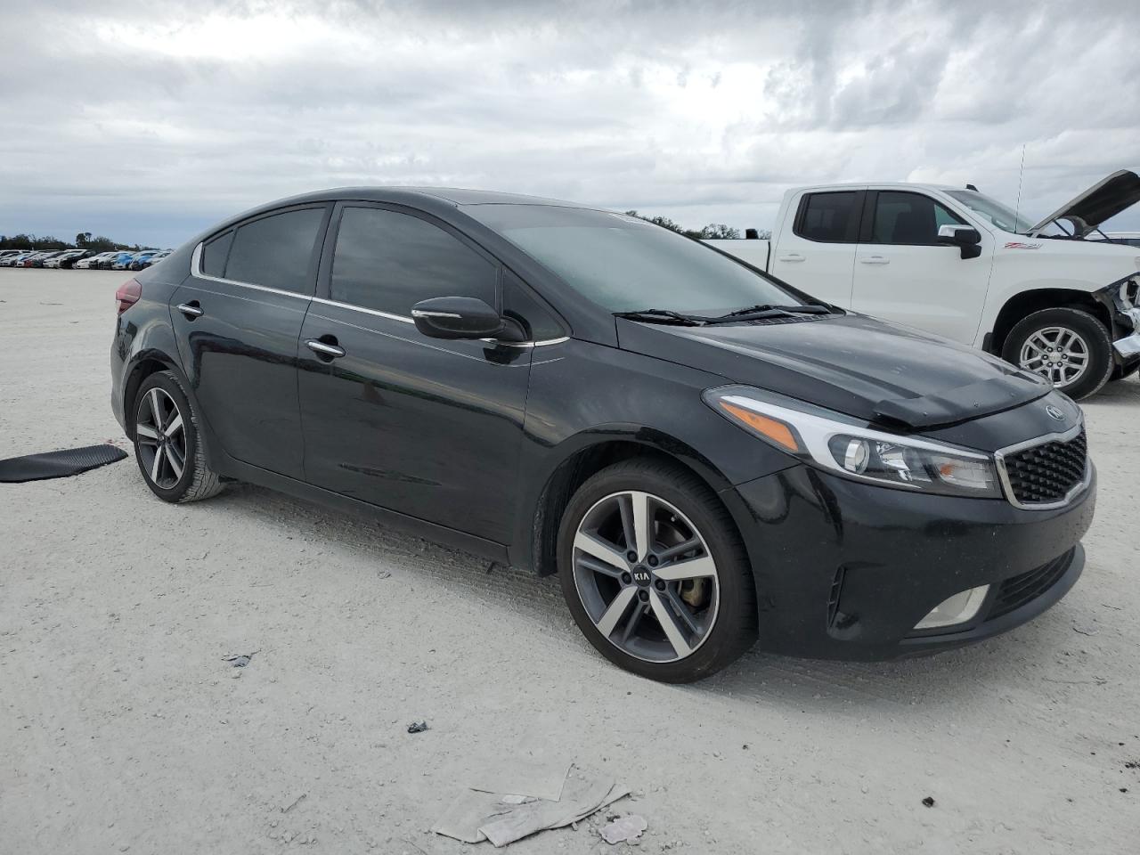 2017 Kia Forte - Image 4