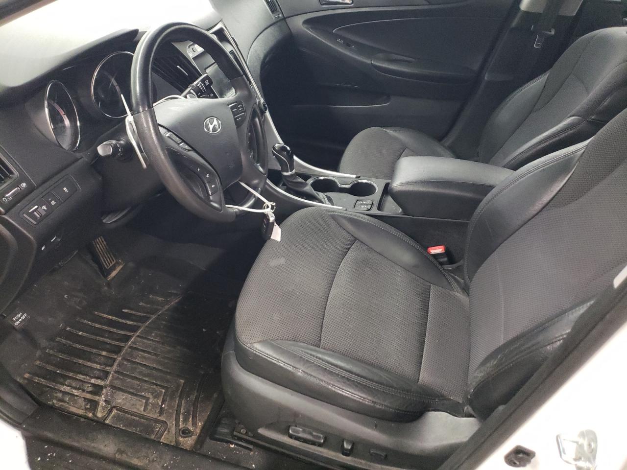 2013 Hyundai Sonata - Image 7