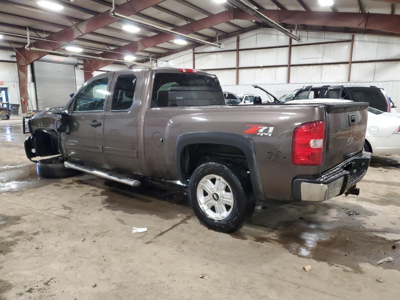 2007 Chevrolet Silverado - Image 2