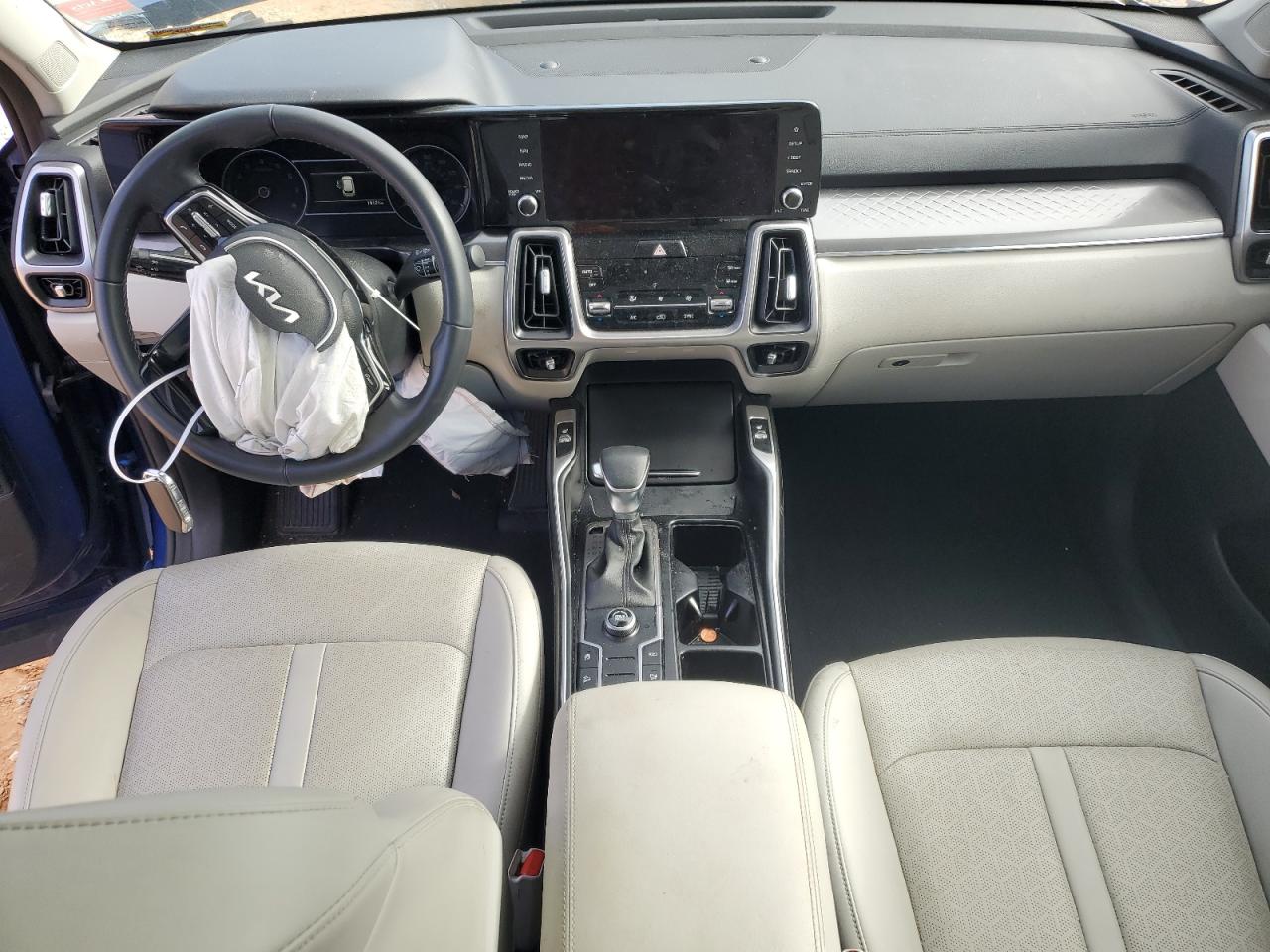 2023 Kia Sorento - Image 8