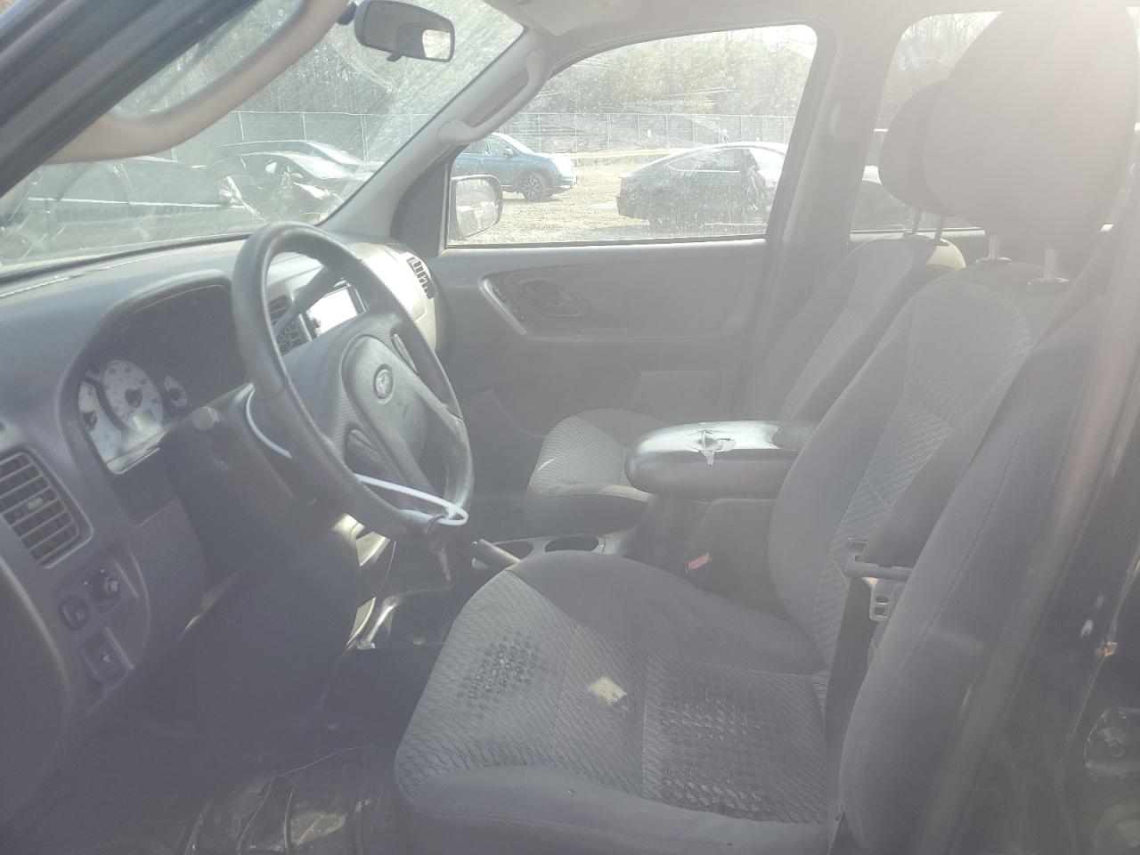 2004 Ford Escape - Image 7