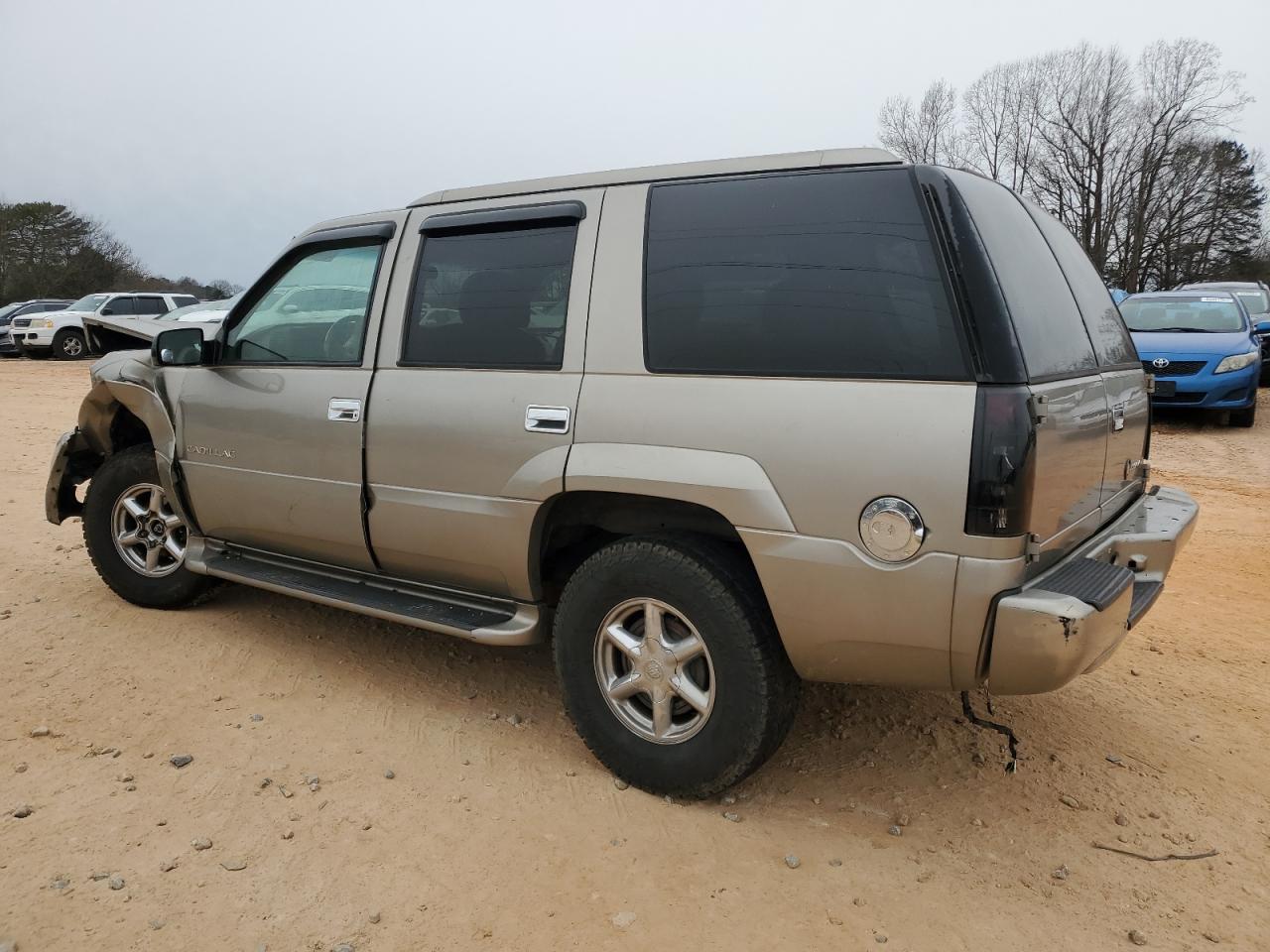 2000 Cadillac Escalade - Image 2