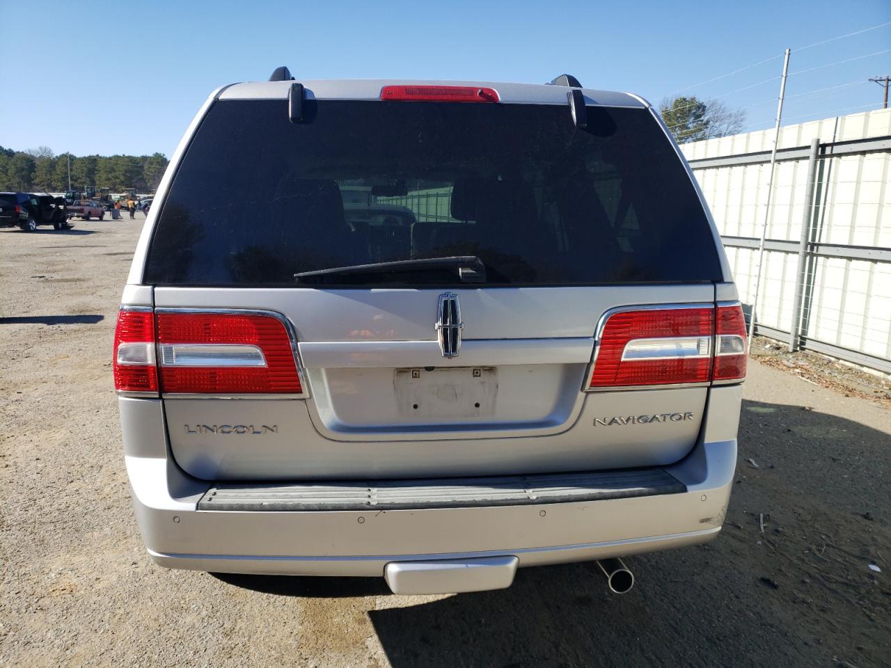 2011 Lincoln Navigator - Image 6