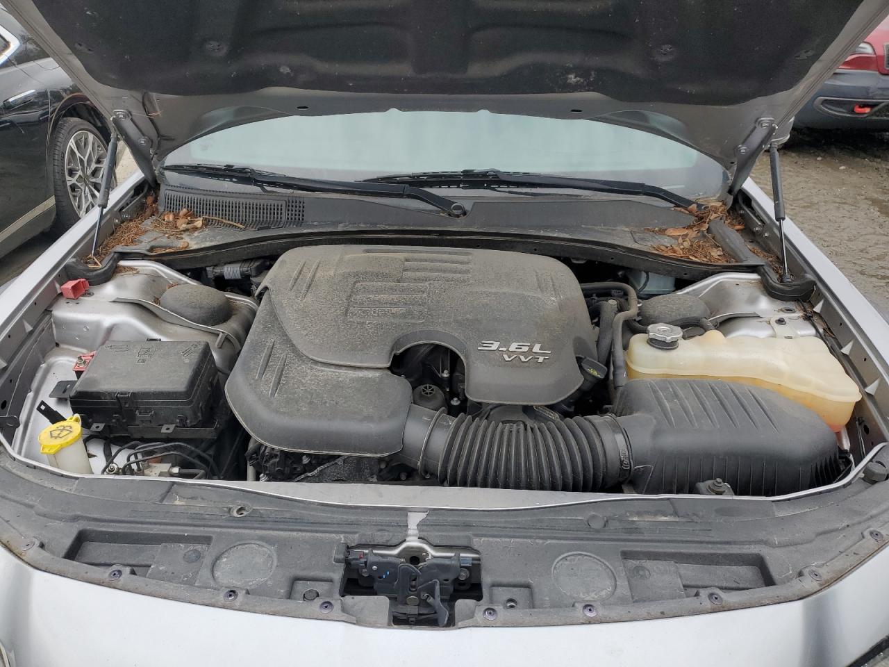 2018 Chrysler 300 - Image 11