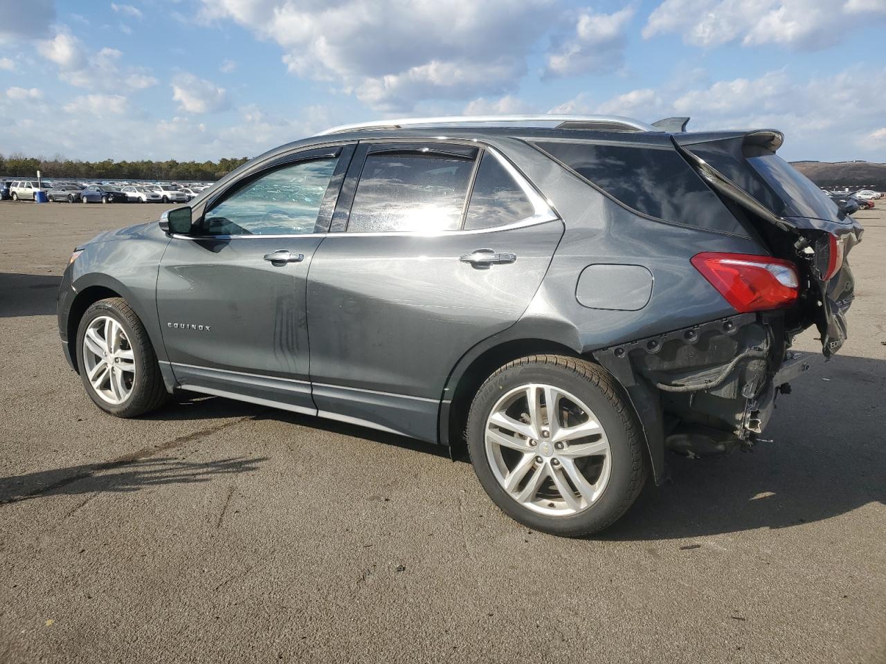 2018 Chevrolet Equinox - Image 2