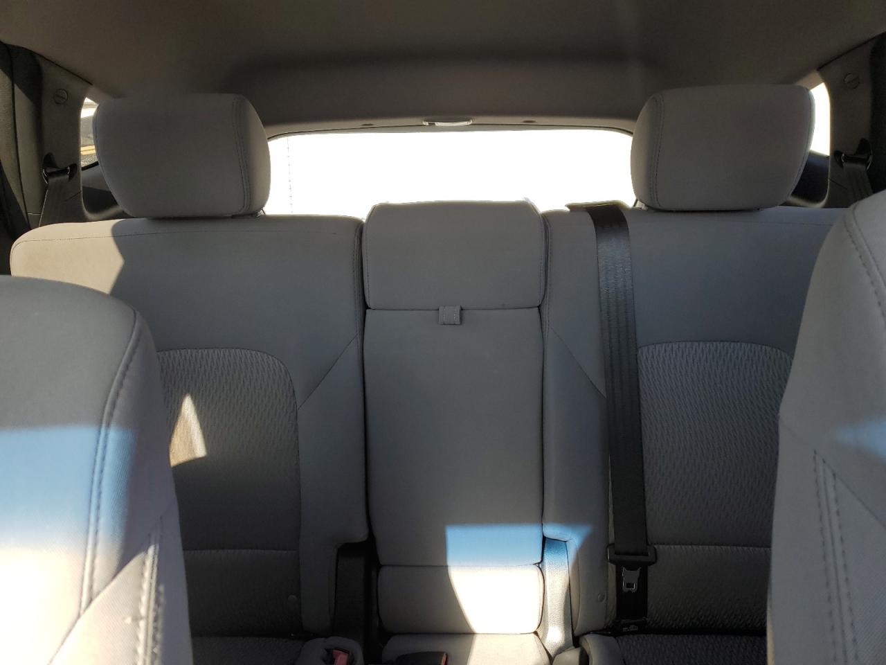 2016 Hyundai Santa Fe - Image 10