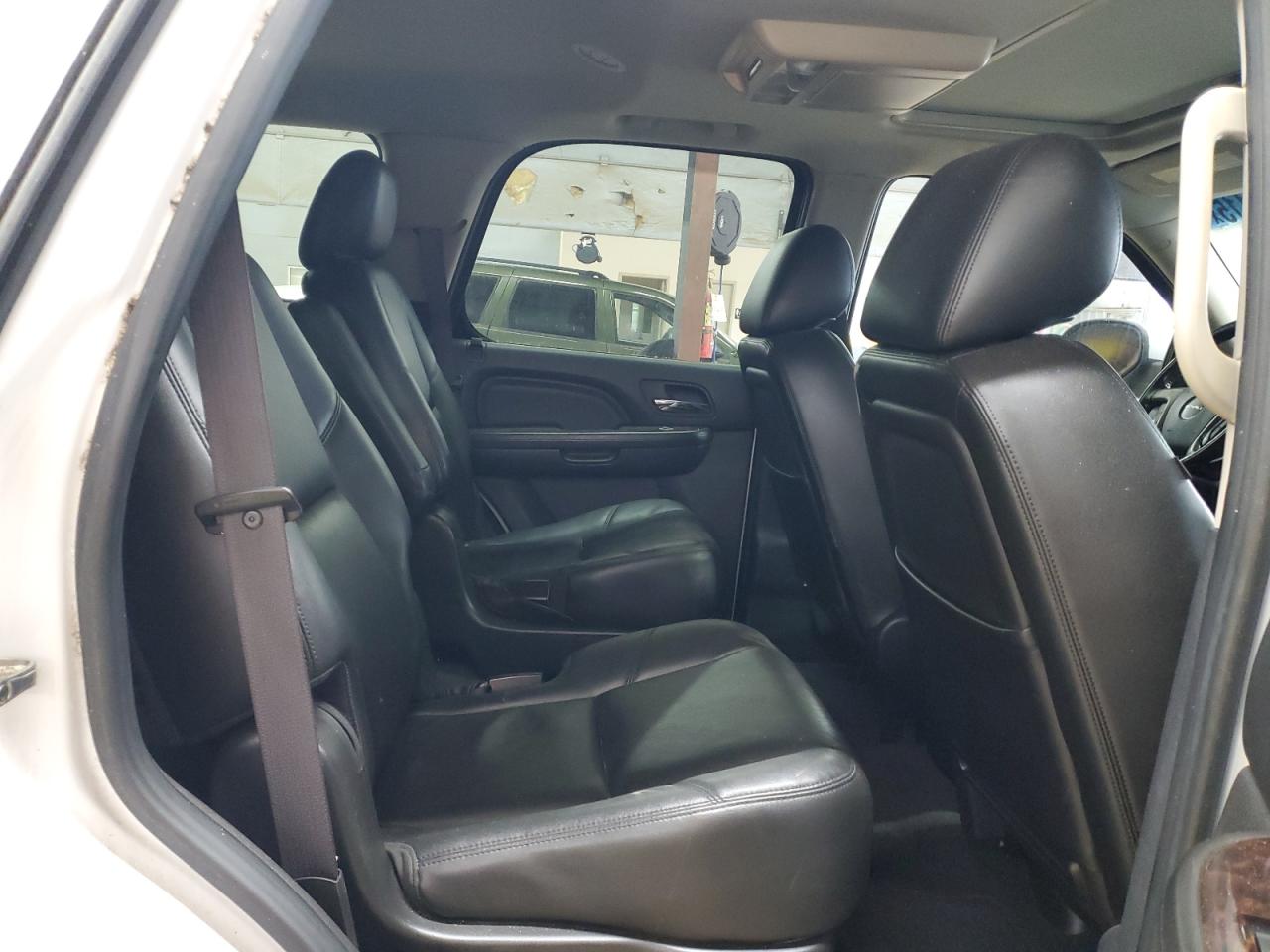 2011 GMC Yukon - Image 12