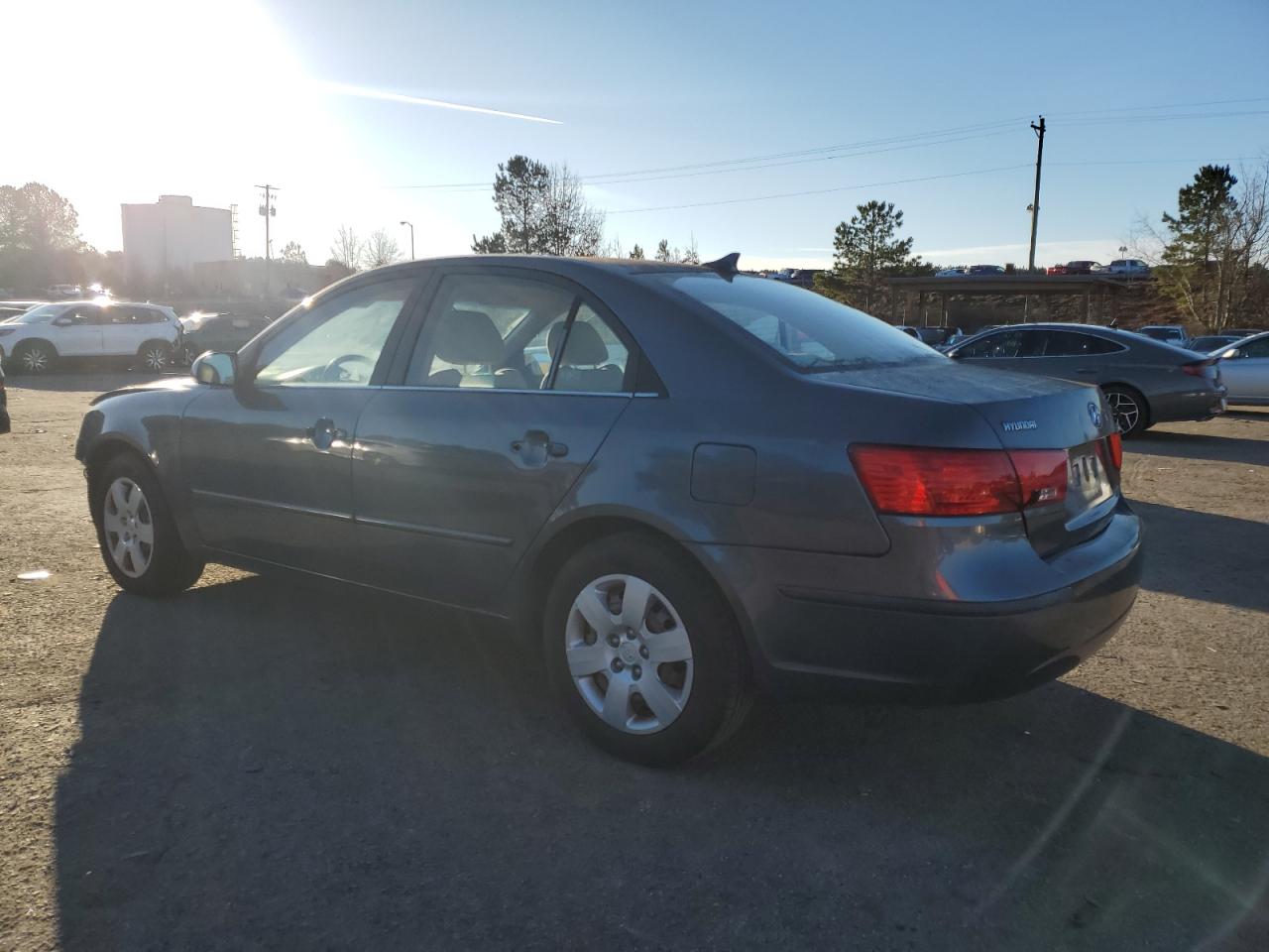 2010 Hyundai Sonata - Image 2