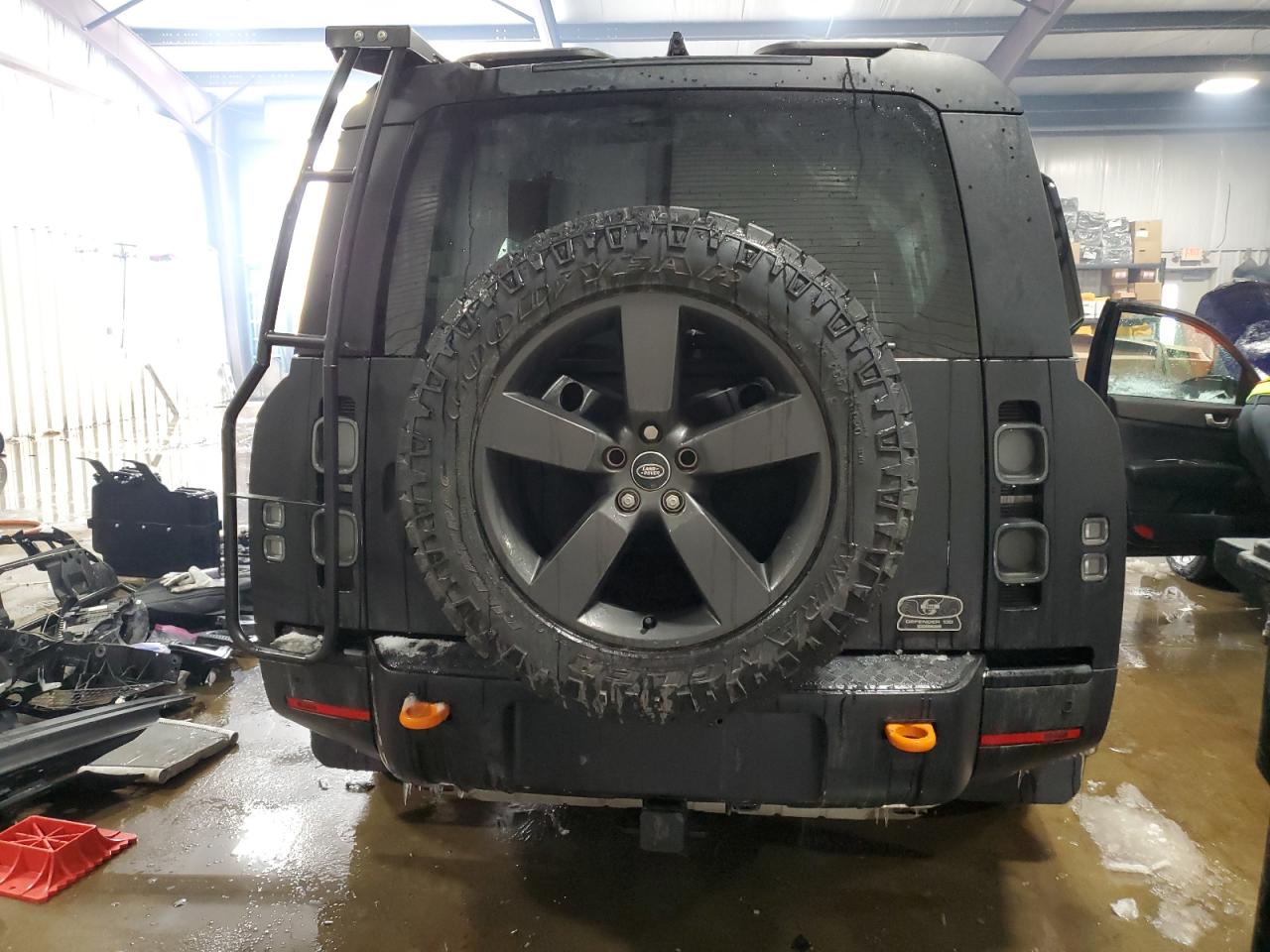 2023 Land Rover Defender - Image 6