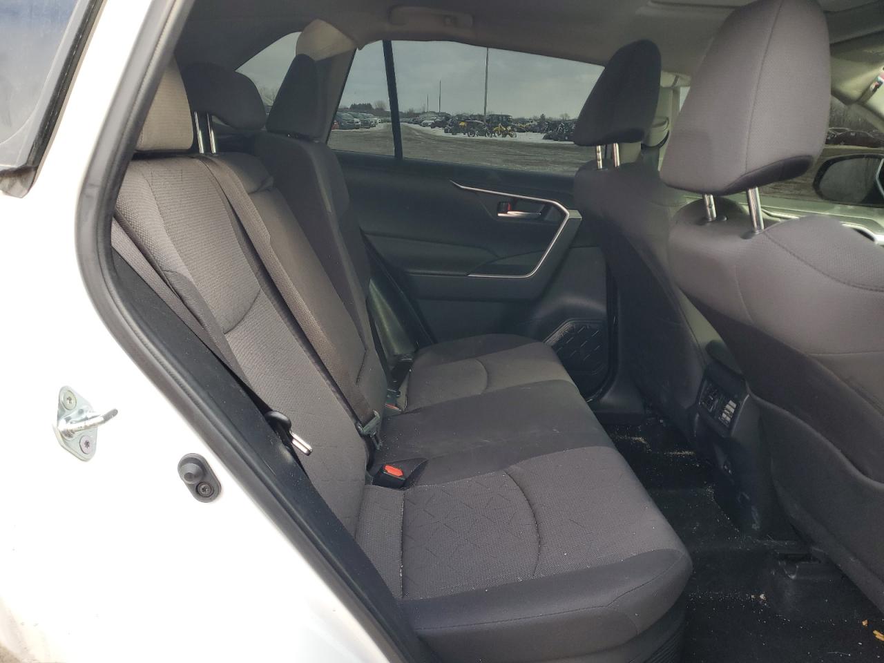 2023 Toyota RAV 4 - Image 11