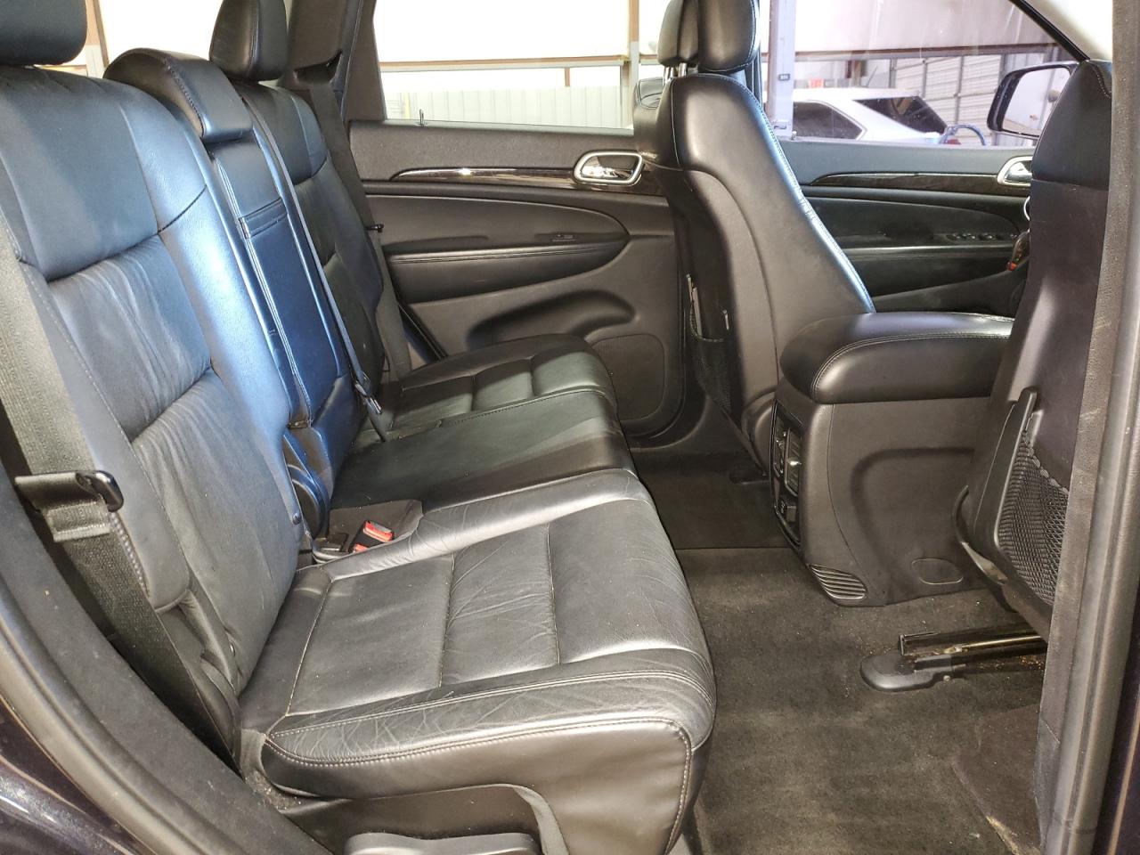 2012 Jeep Grand Cherokee - Image 11
