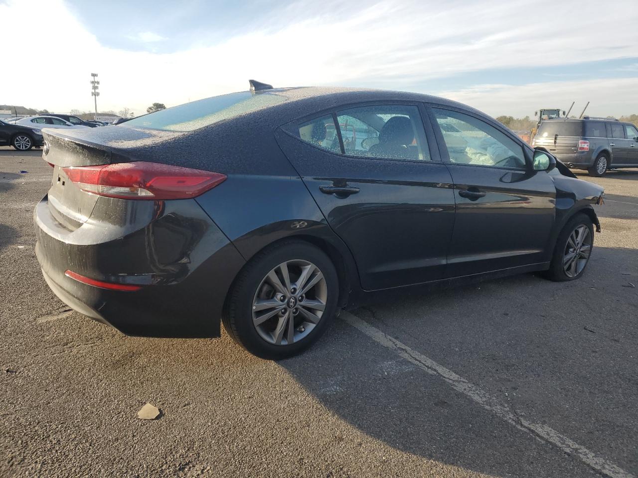 2018 Hyundai Elantra - Image 3