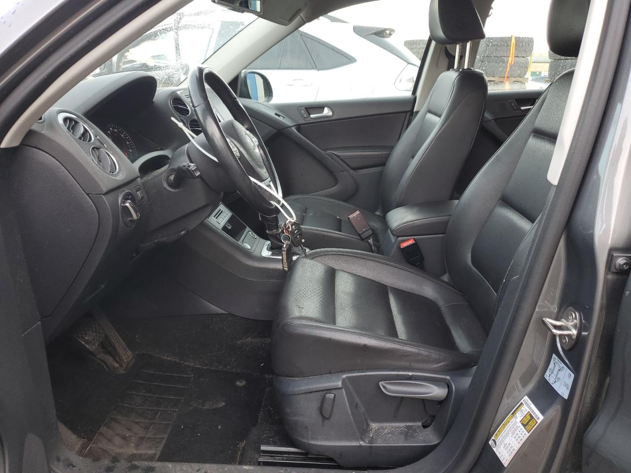 2017 Volkswagen Tiguan - Image 7