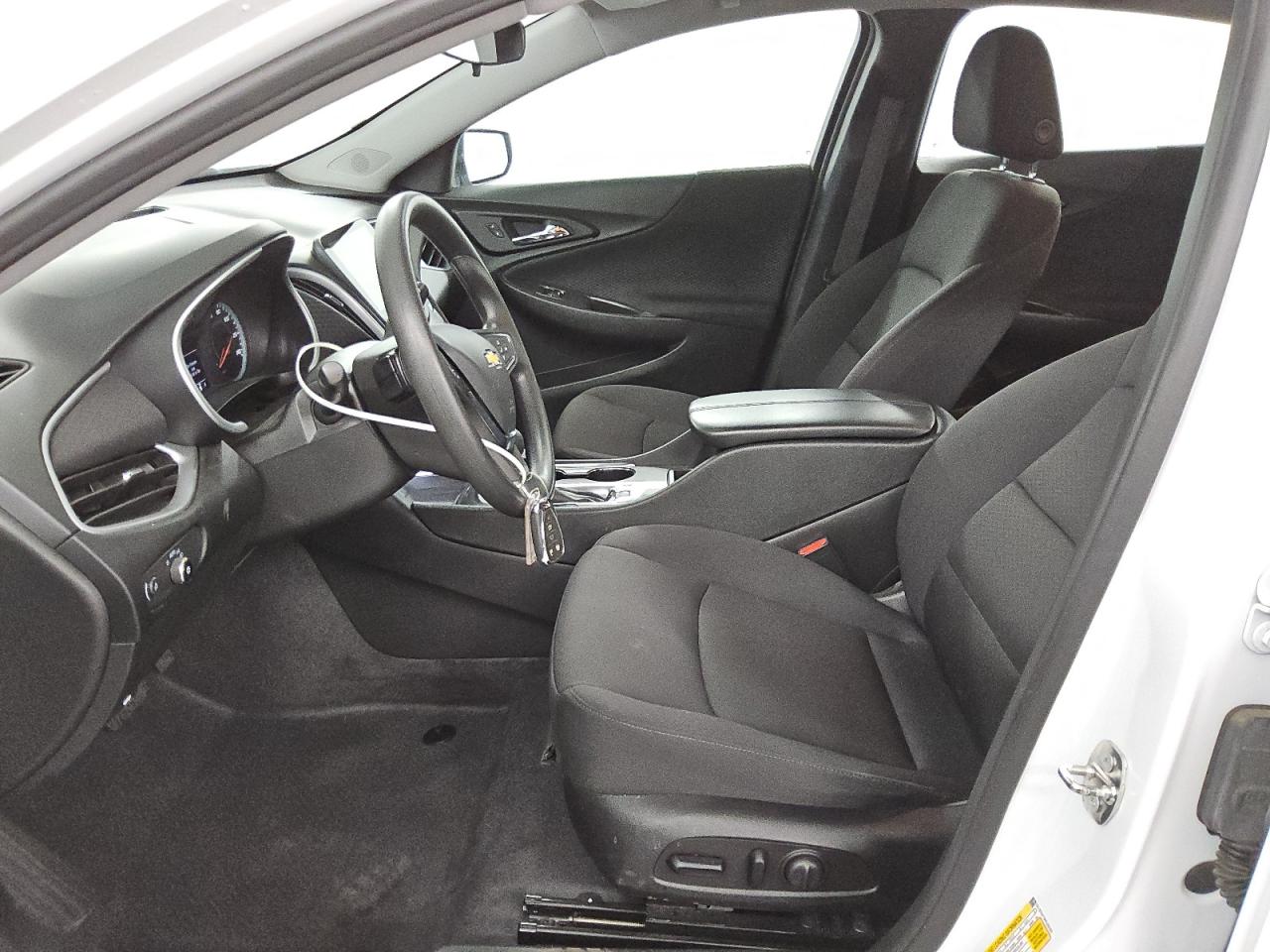 2023 Chevrolet Malibu - Image 7