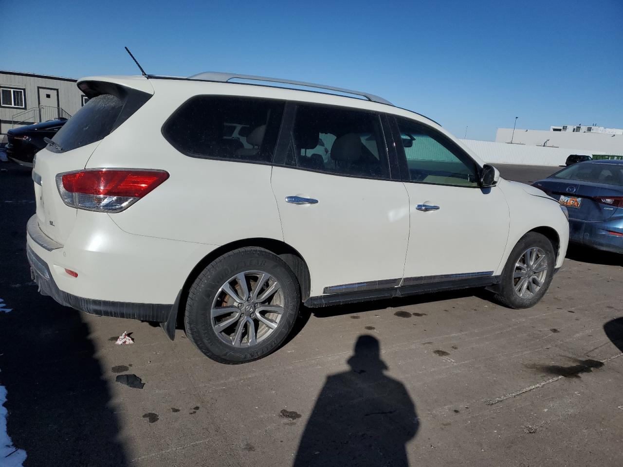 2015 Nissan Pathfinder - Image 3