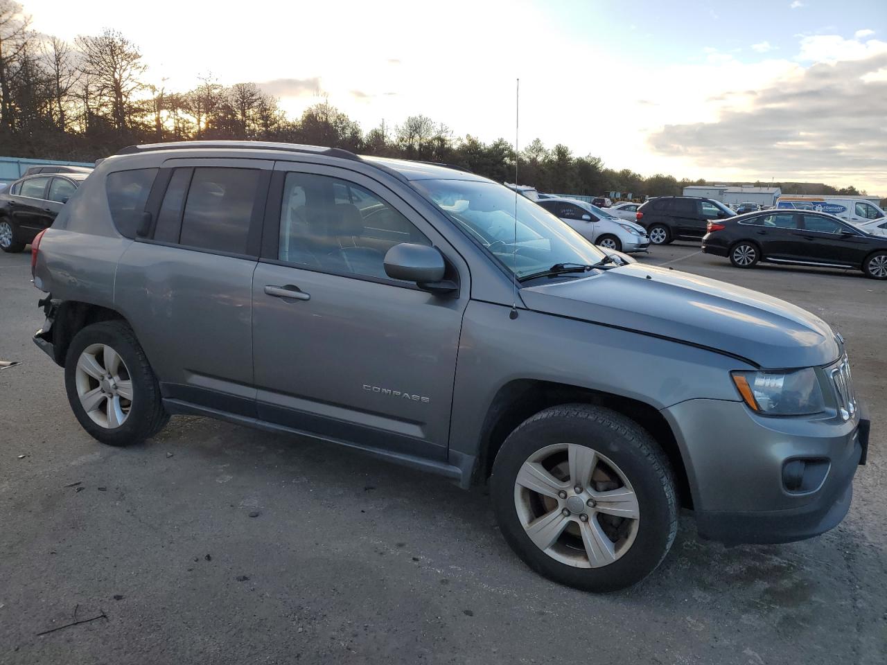 VIN 1C4NJDEB4ED621603 2014 JEEP COMPASS no.4