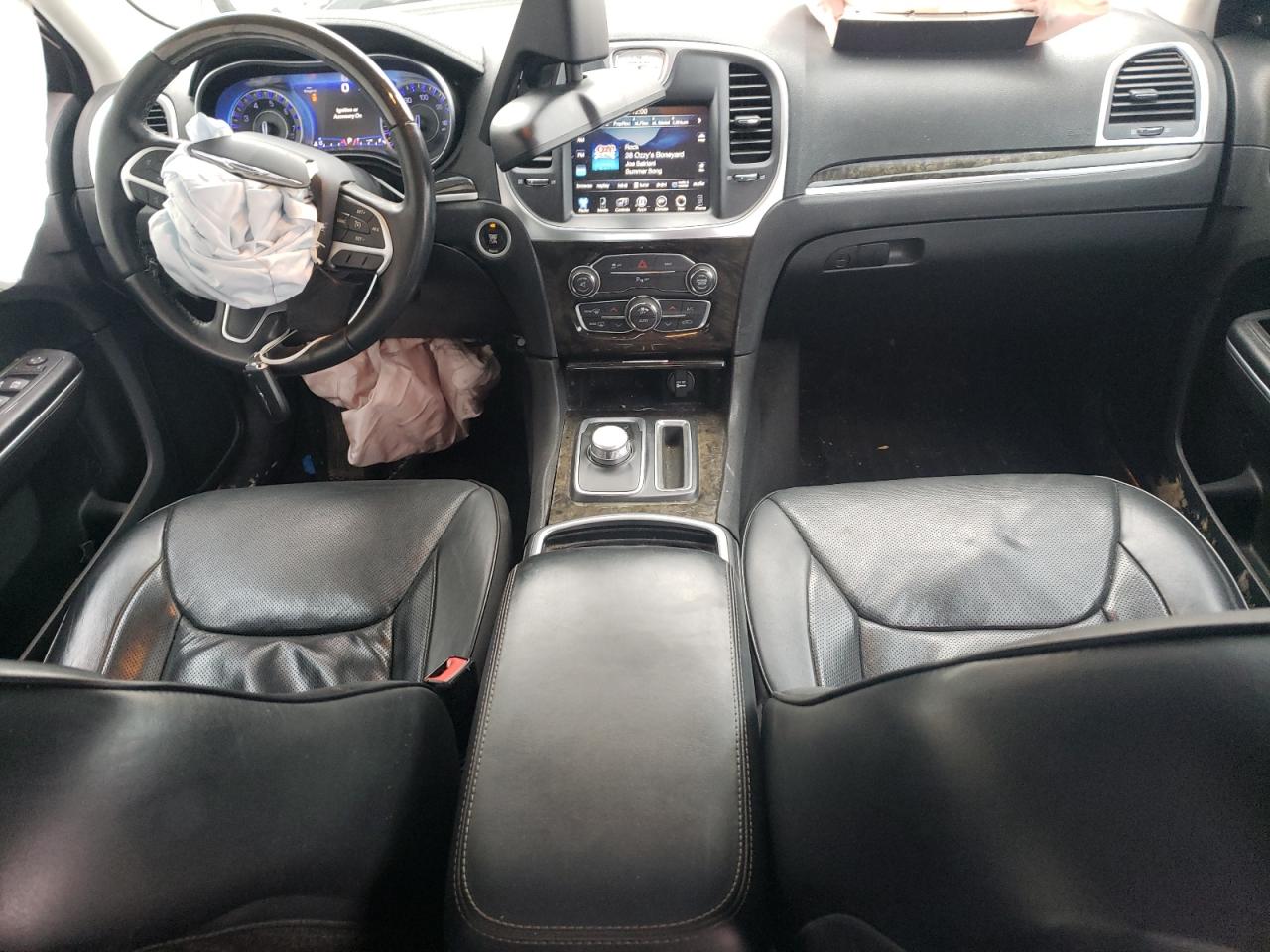 2015 Chrysler 300 - Image 8
