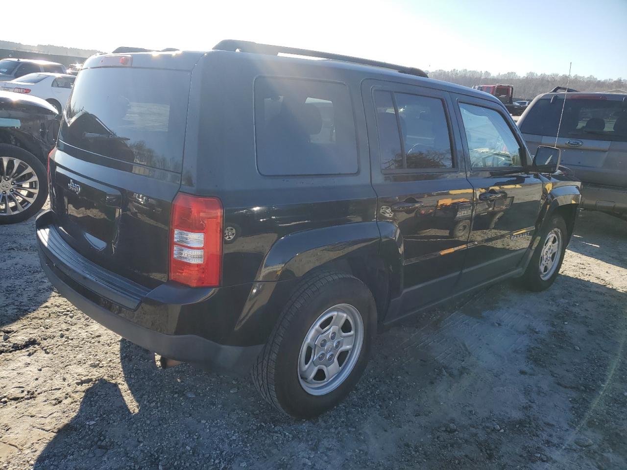 VIN 1C4NJPBB5GD698828 2016 JEEP PATRIOT no.3