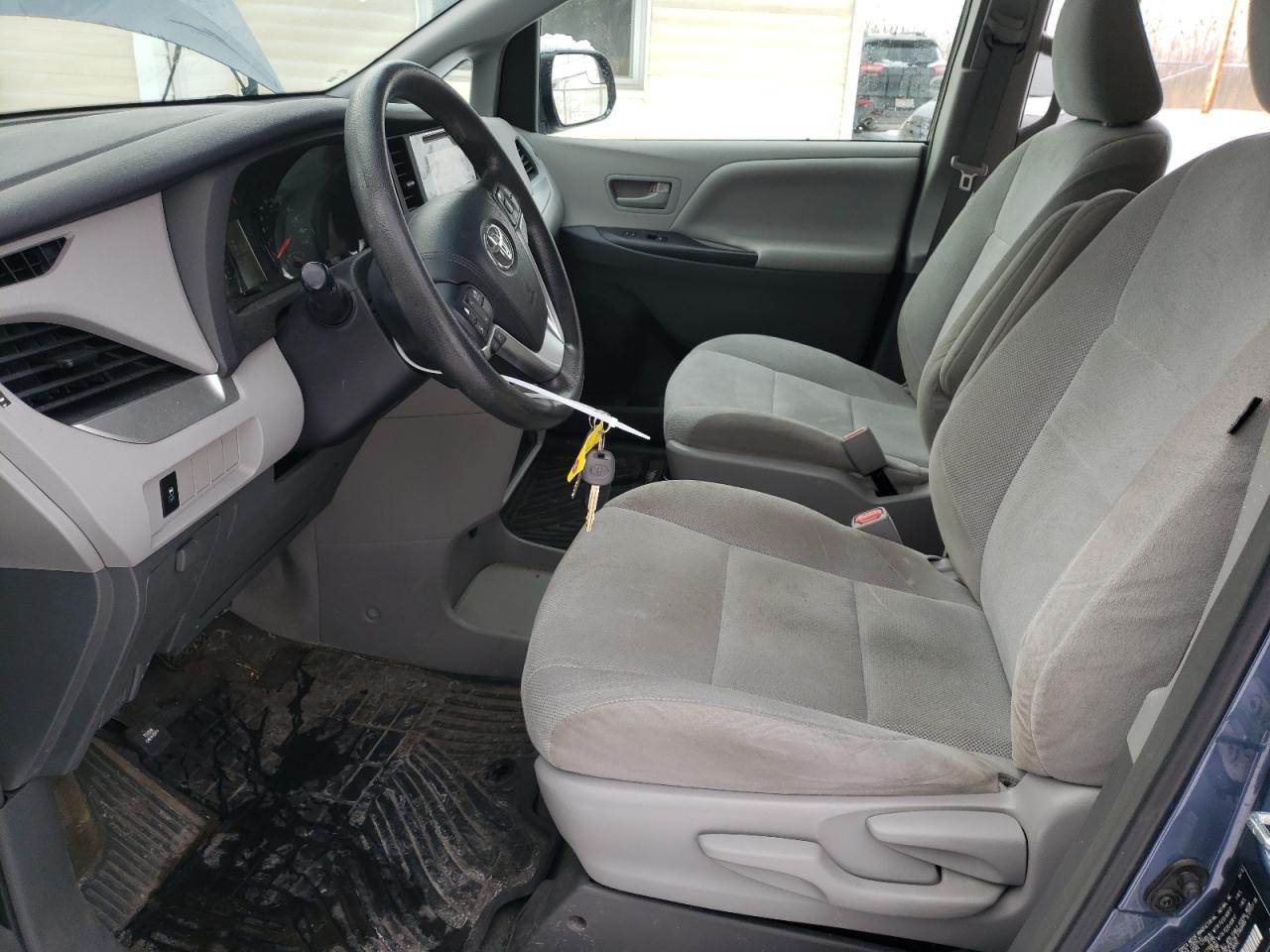 2015 Toyota Sienna - Image 7