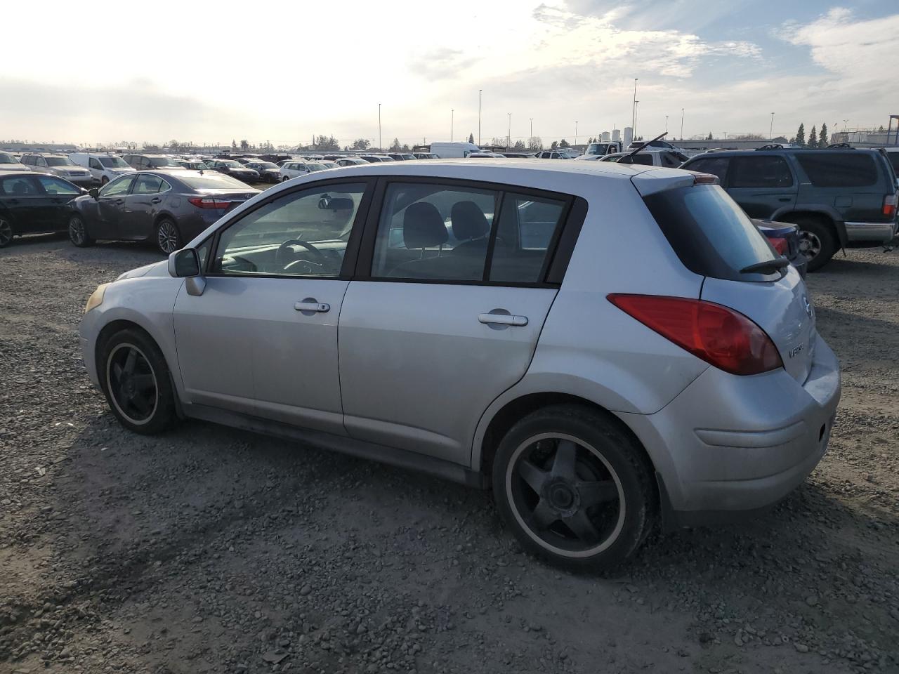 2007 Nissan Versa - Image 2