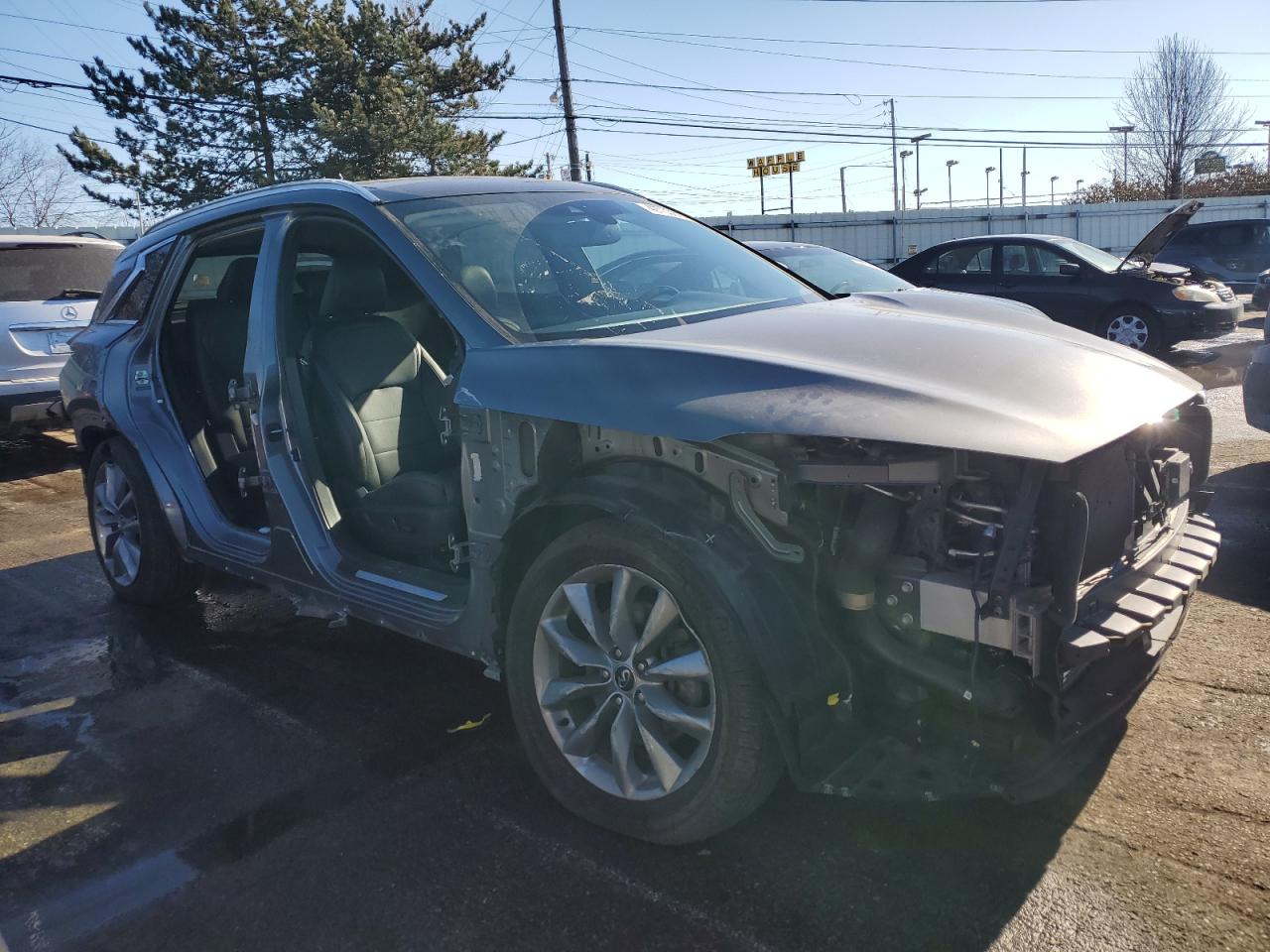 2019 Infiniti QX50 - Image 4