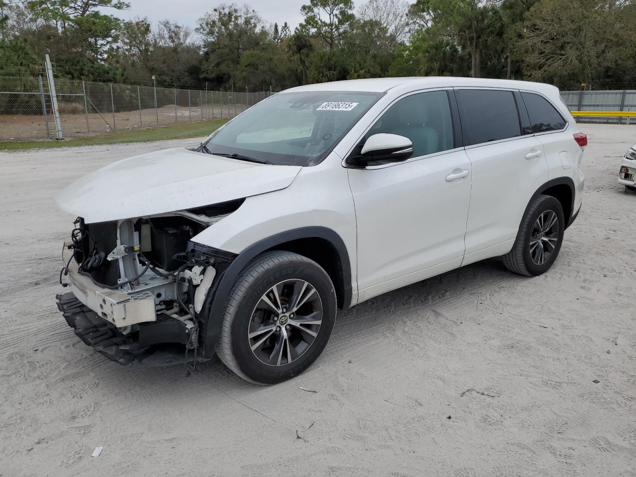 2018 Toyota Highlander - Image 1