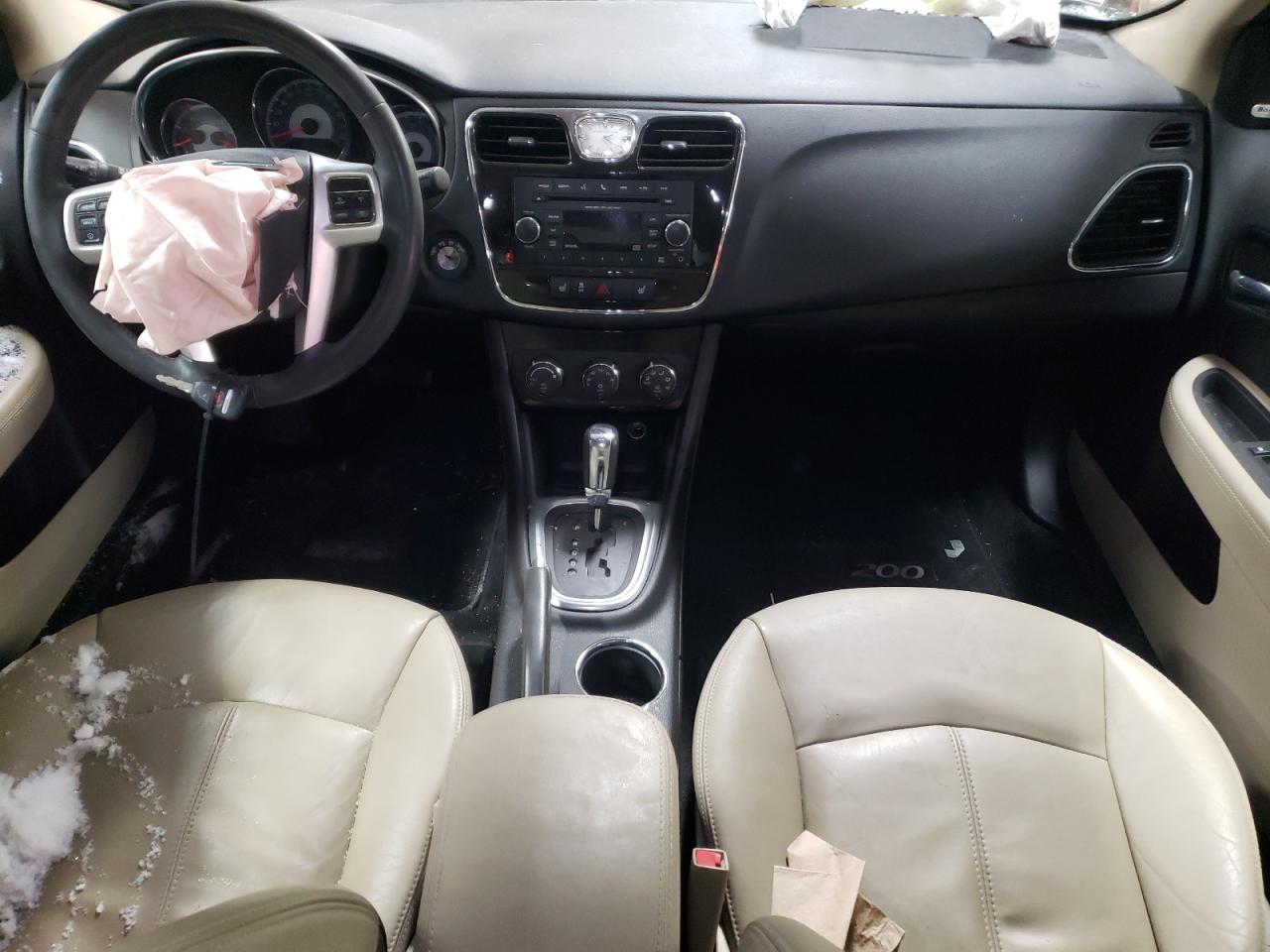 2013 Chrysler 200 - Image 8
