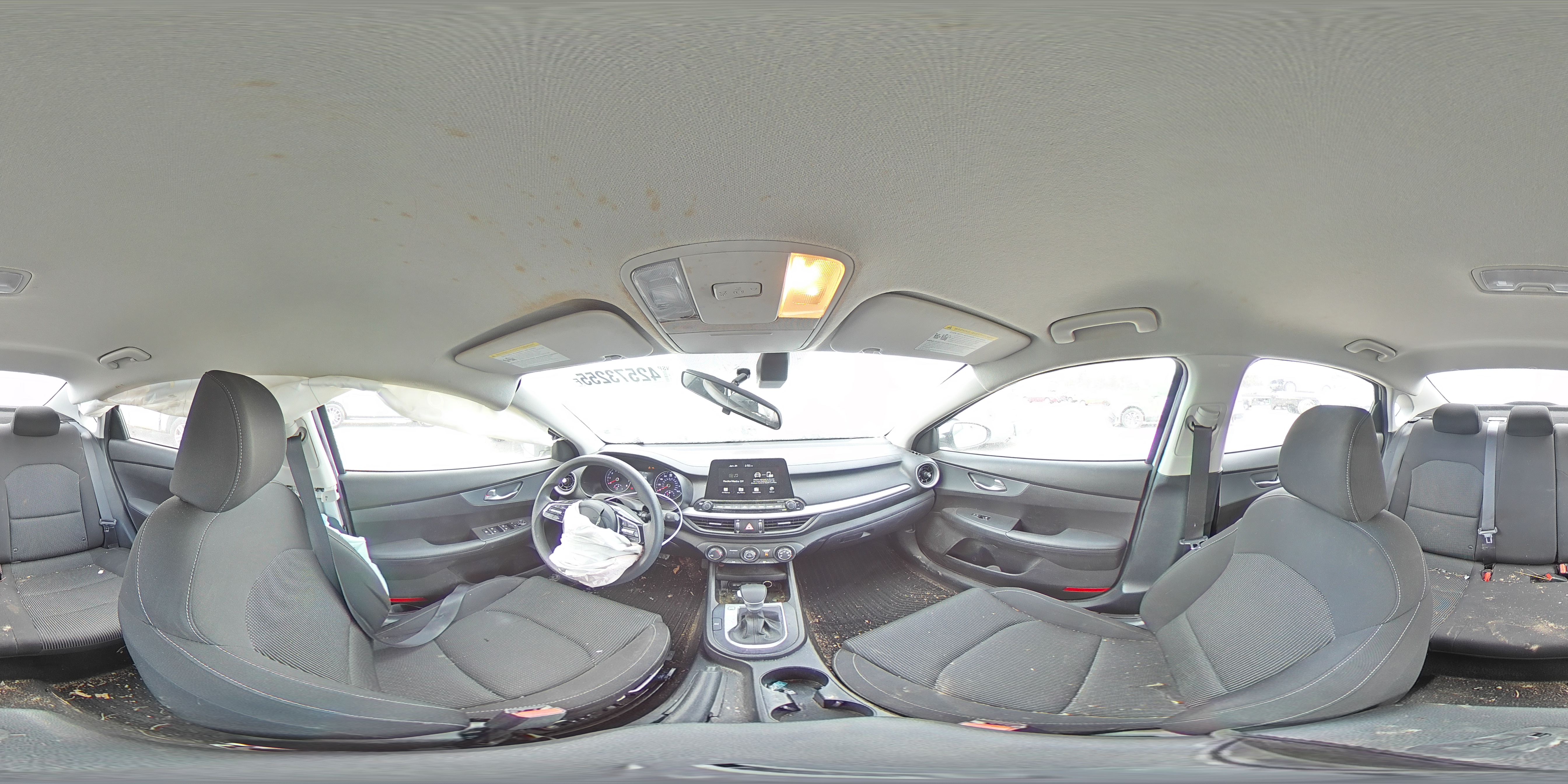 2021 Kia Forte - Image 12