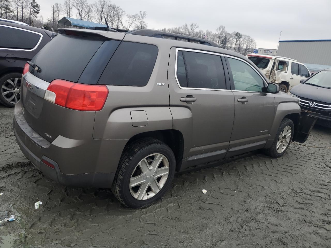 2010 GMC Terrain - Image 3