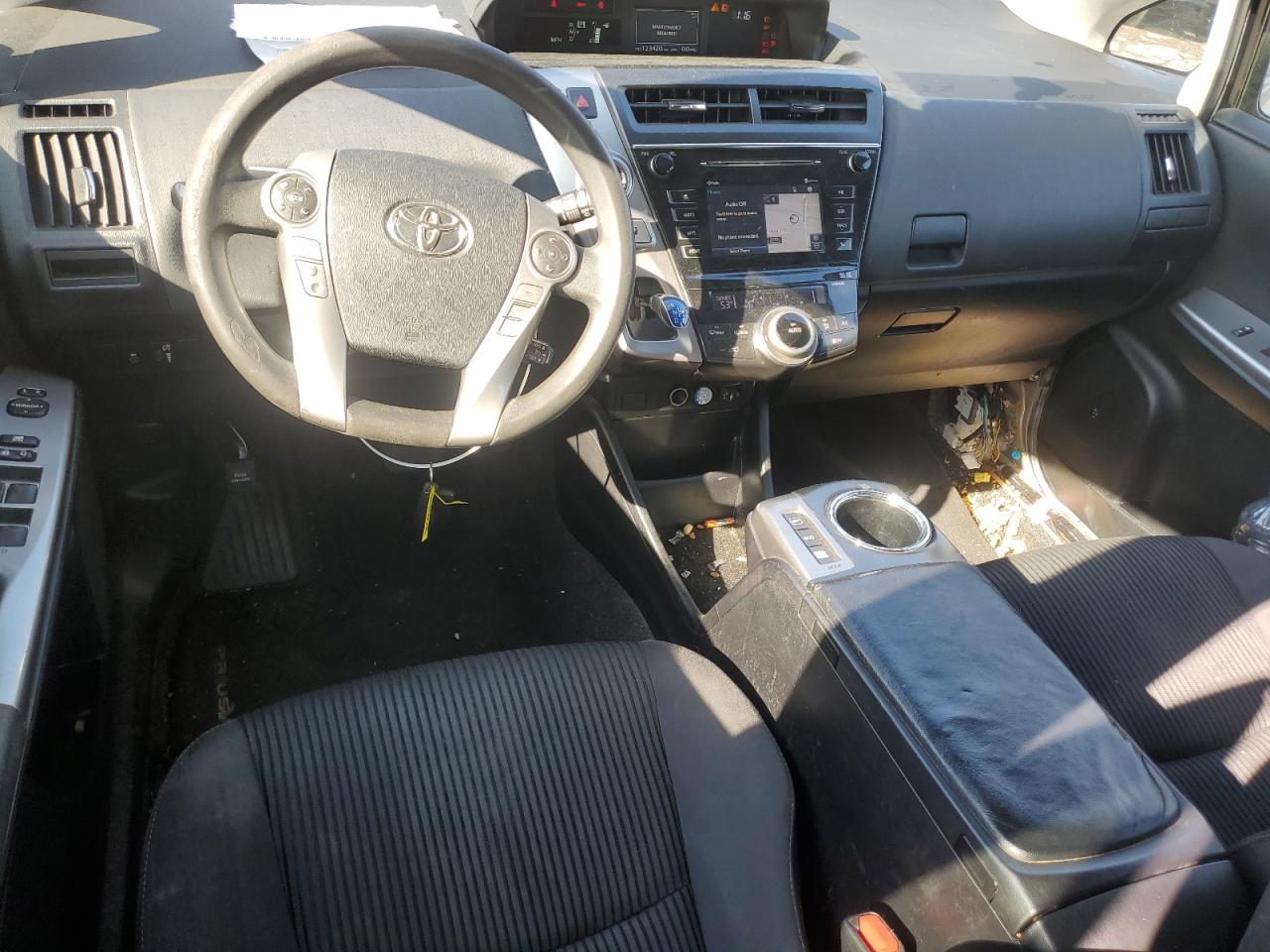 2015 Toyota Prius - Image 8