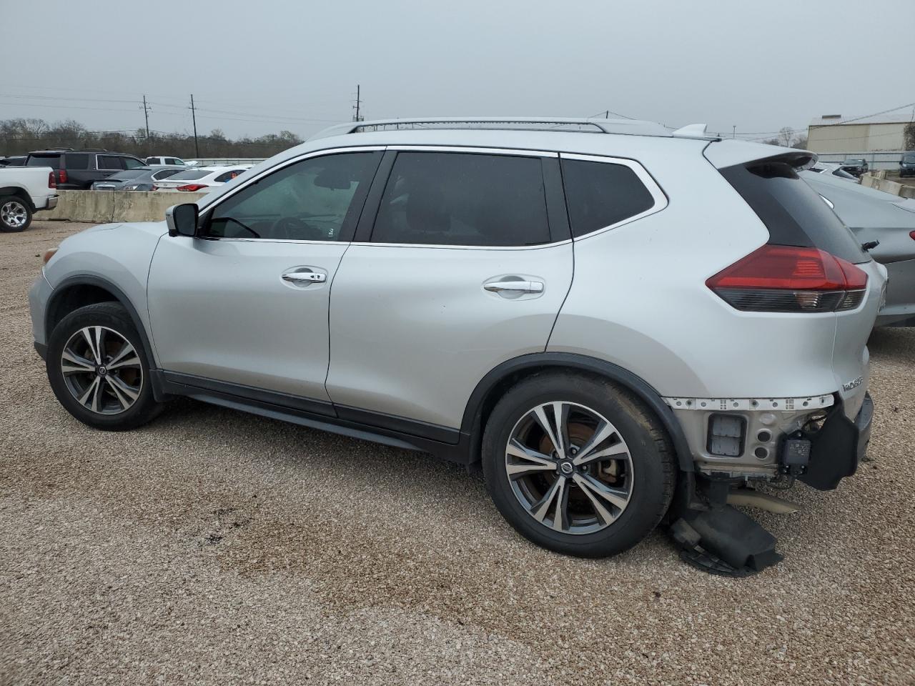 2019 Nissan Rogue - Image 2