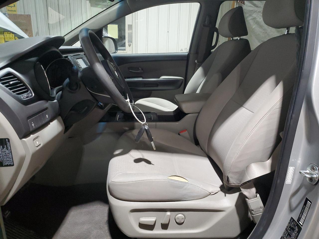 2017 Kia Sedona - Image 7