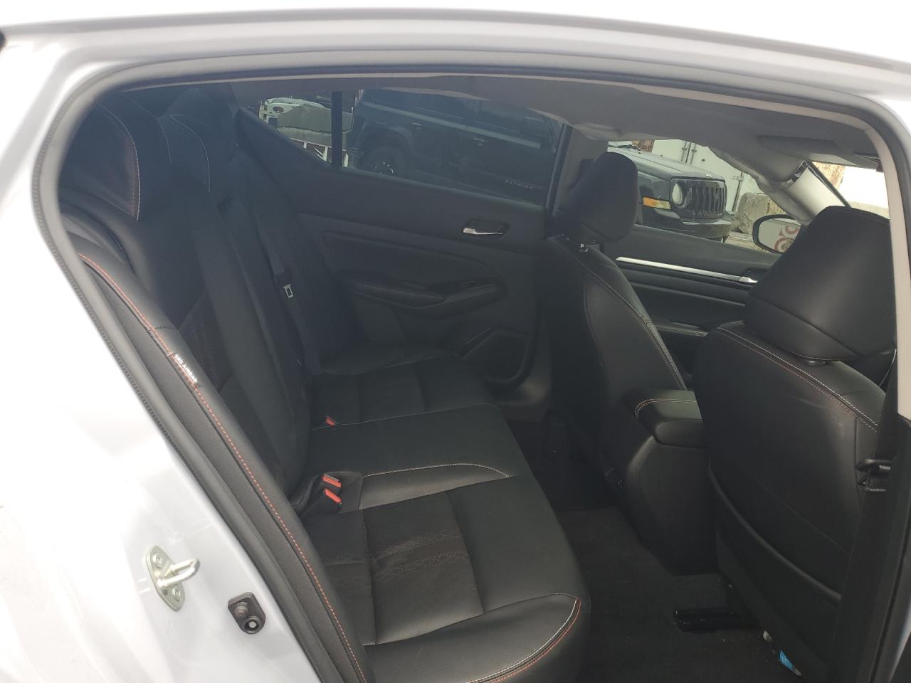 2024 Nissan Altima - Image 10
