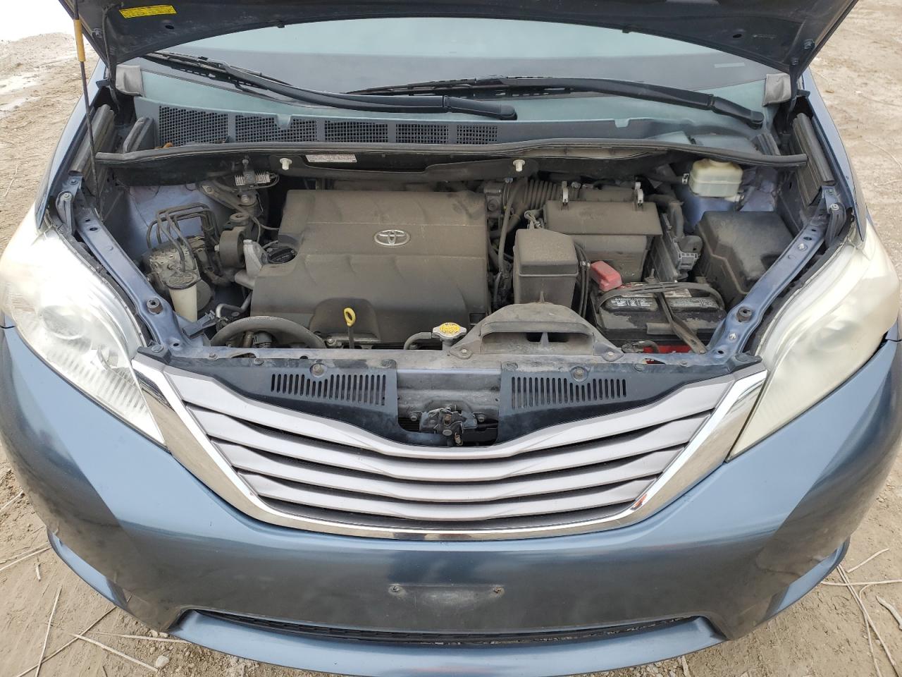 5TDYK3DC5FS586901 2015 TOYOTA SIENNA - Image 12