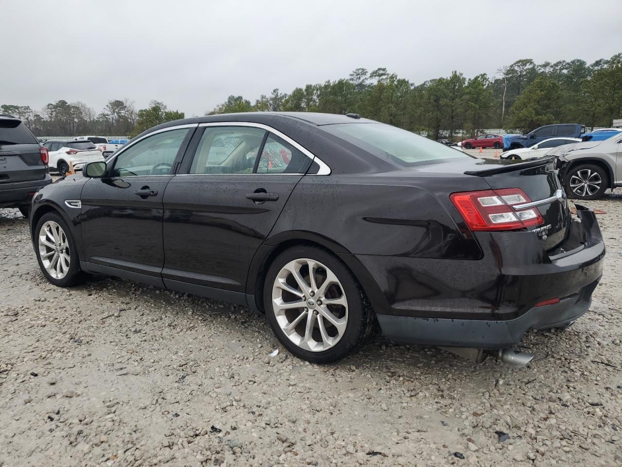 2013 Ford Taurus - Image 2