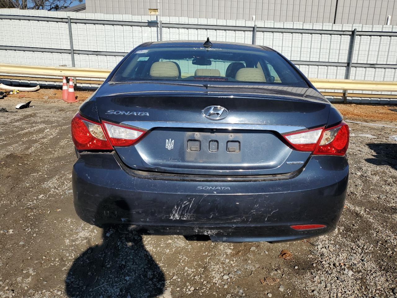 2013 Hyundai Sonata - Image 6